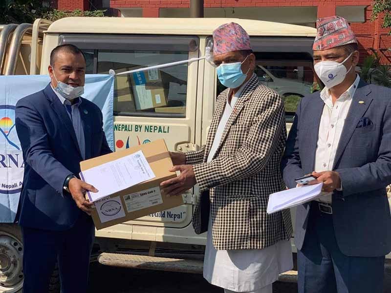 एनआरएन जापानका थापाको पहलमा ३० मिनेटमै कोरोना रिपोर्ट आउने उपकरण हस्तान्तरण