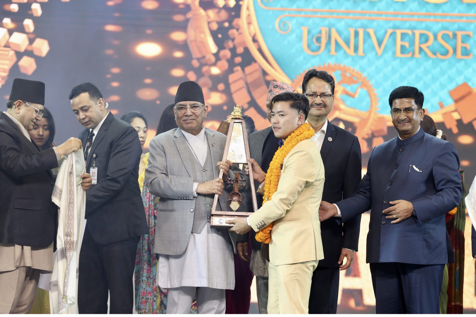 मेरो भ्वाइसको विजेता प्रितम राई र डान्स युनिभर्सका विजेता खुशी कार्की