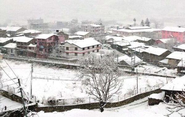 हिमालमा हिउँ, तराईमा शीतले दुःख